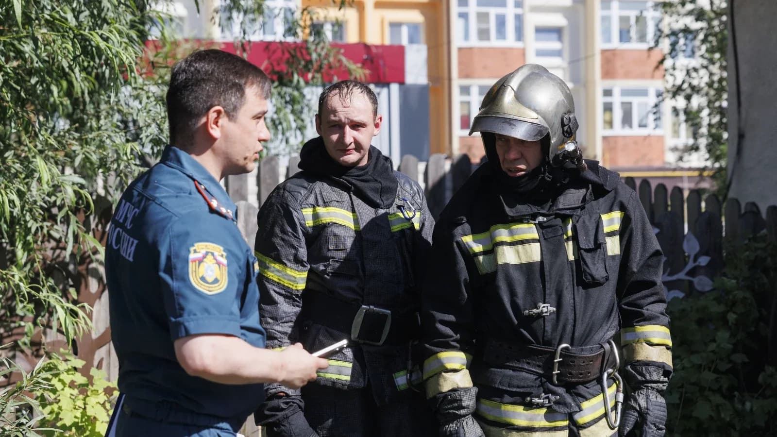 Сотрудники МЧС оперативно ликвидировали пожар в жилом доме в Лабытнанги
