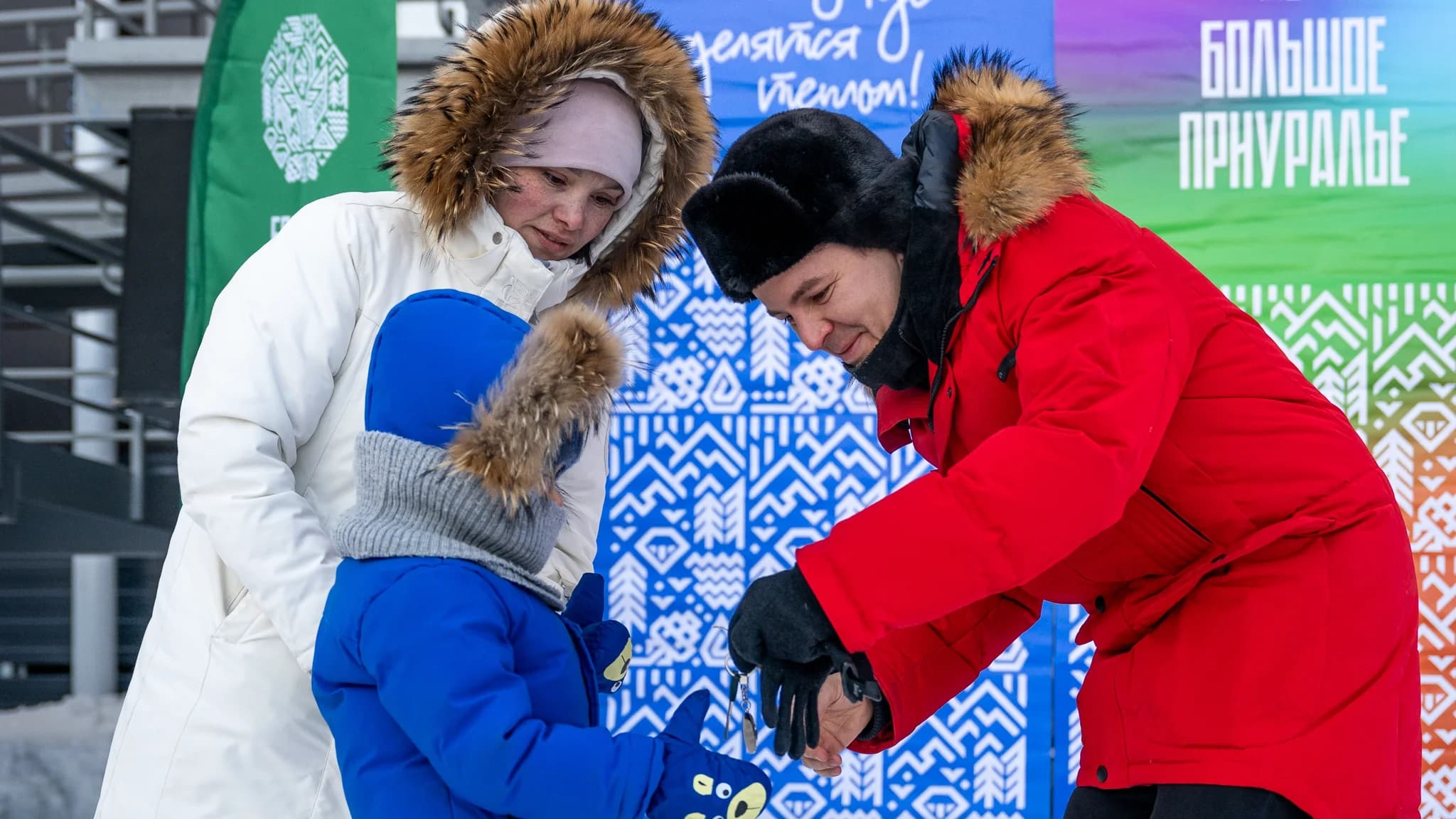 Дмитрий Артюхов вручил лабытнангцам ключи от новых квартир