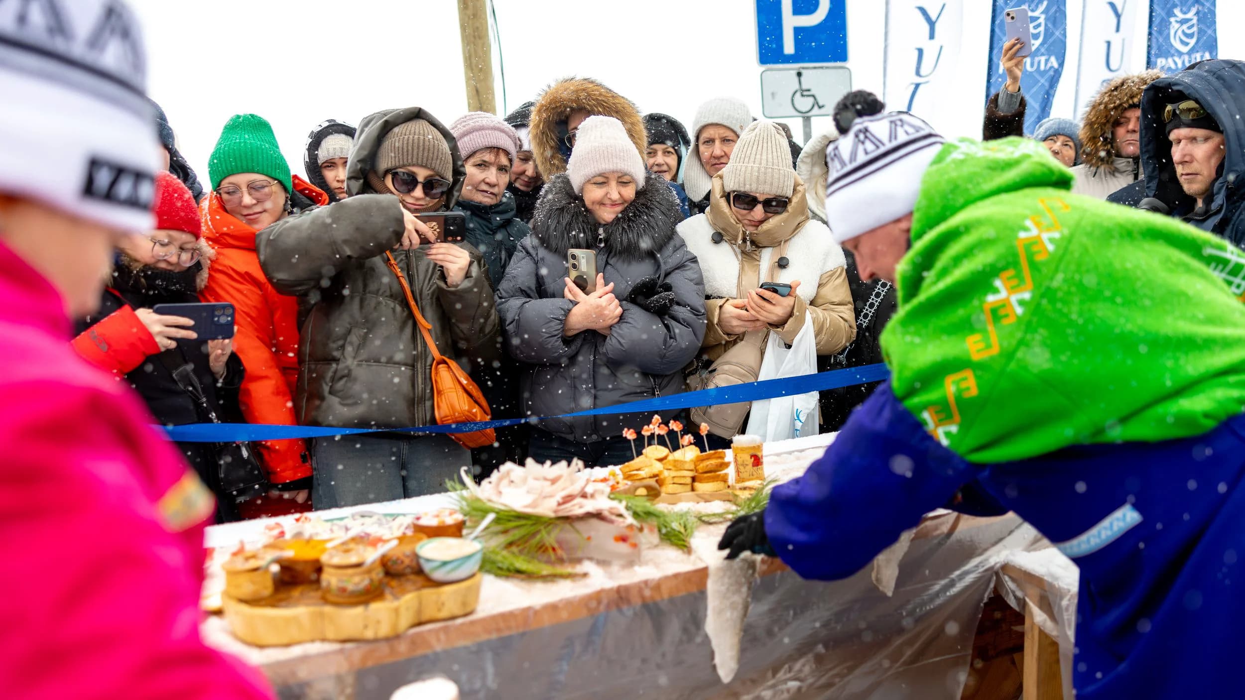 Конкурс строганины из рыбы на Дне оленевода в Салехарде