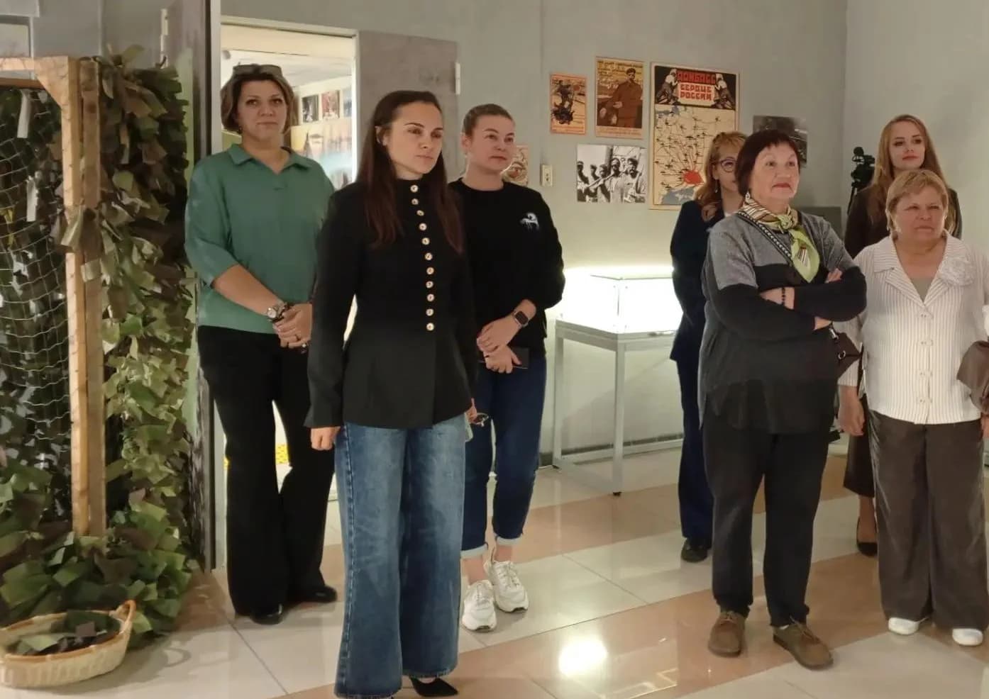 Волонтеры и гости выставки