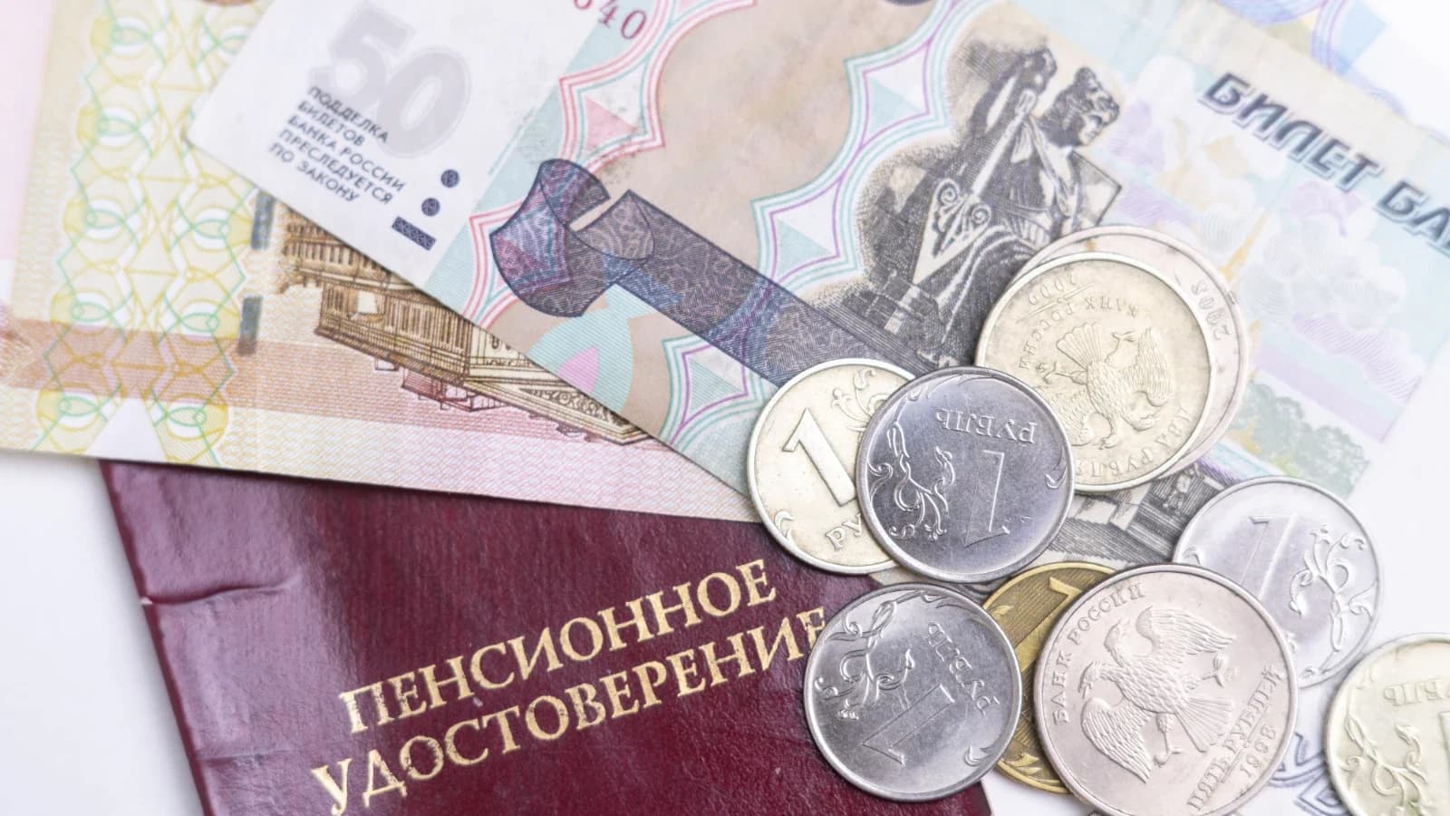 В Лабытнанги пенсионерке отказывали в выплатах из-за иностранного свидетельства о рождении ребенка