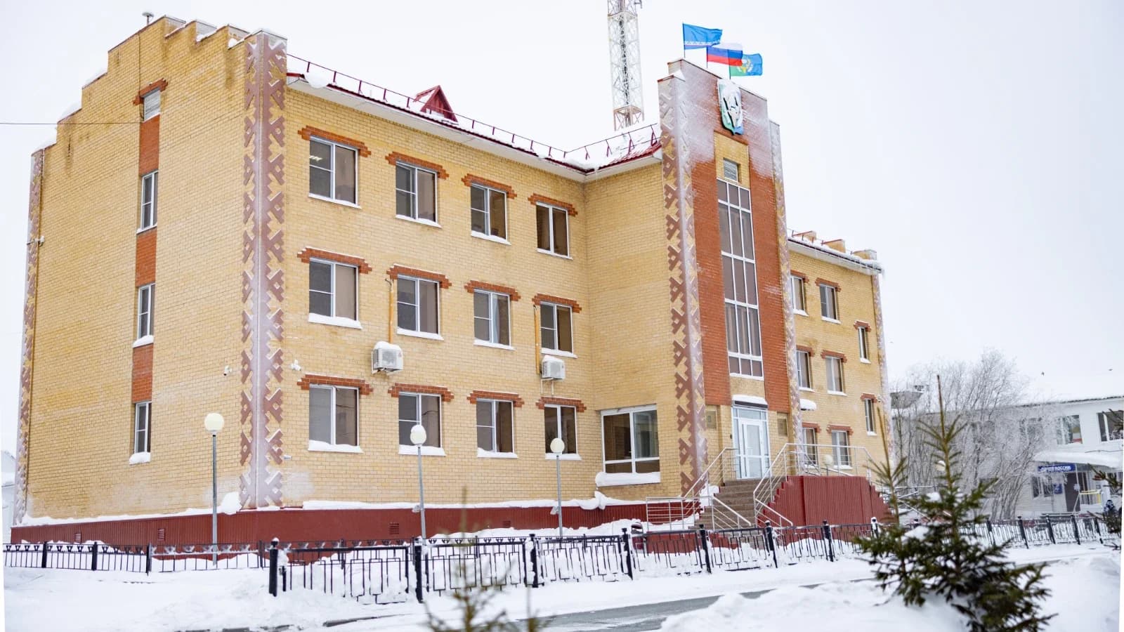 В Аксарке прошел личный прием главы Приуральского района