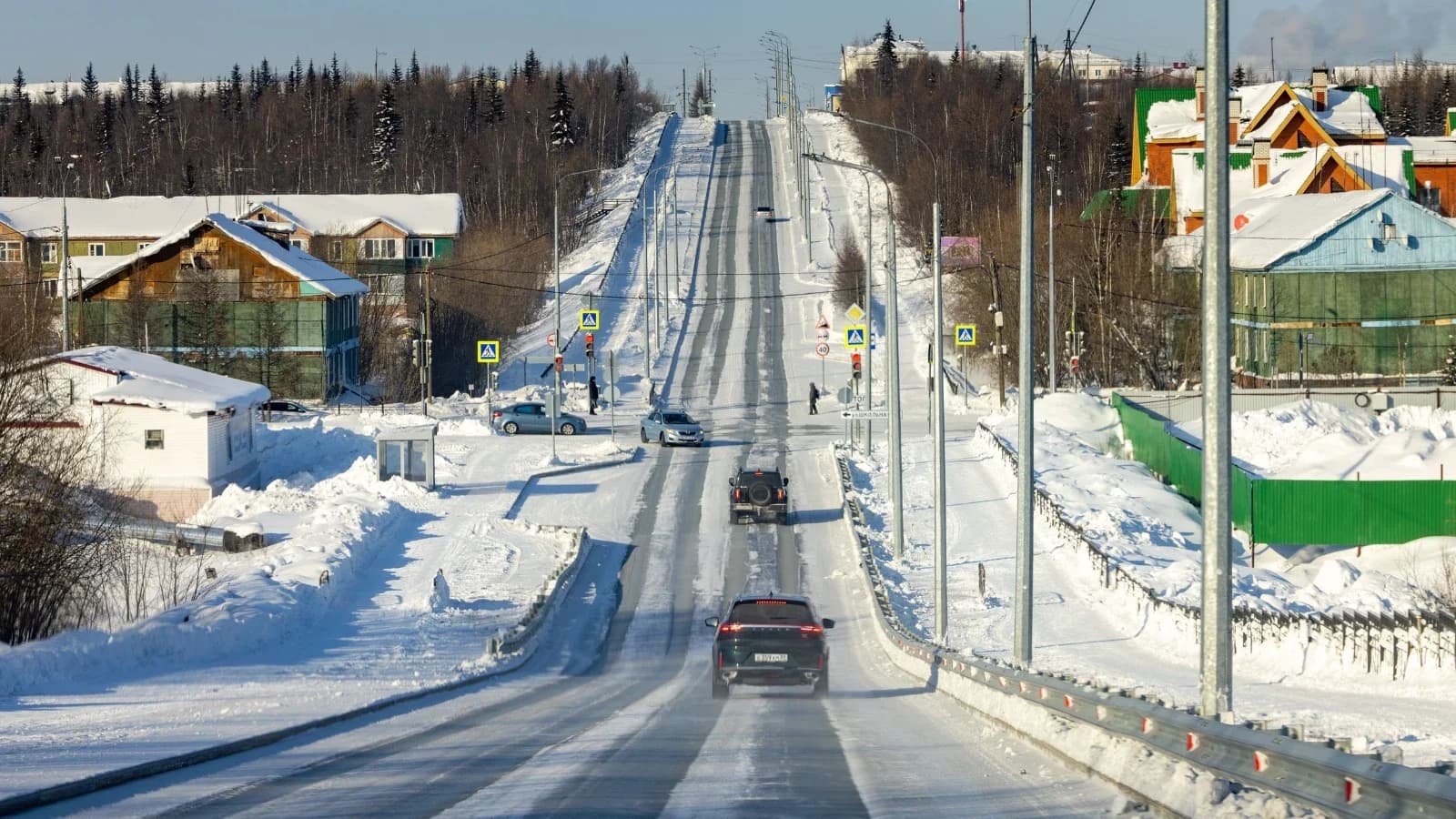 Приуральский район стал лидером по ремонту дорог на Ямале
