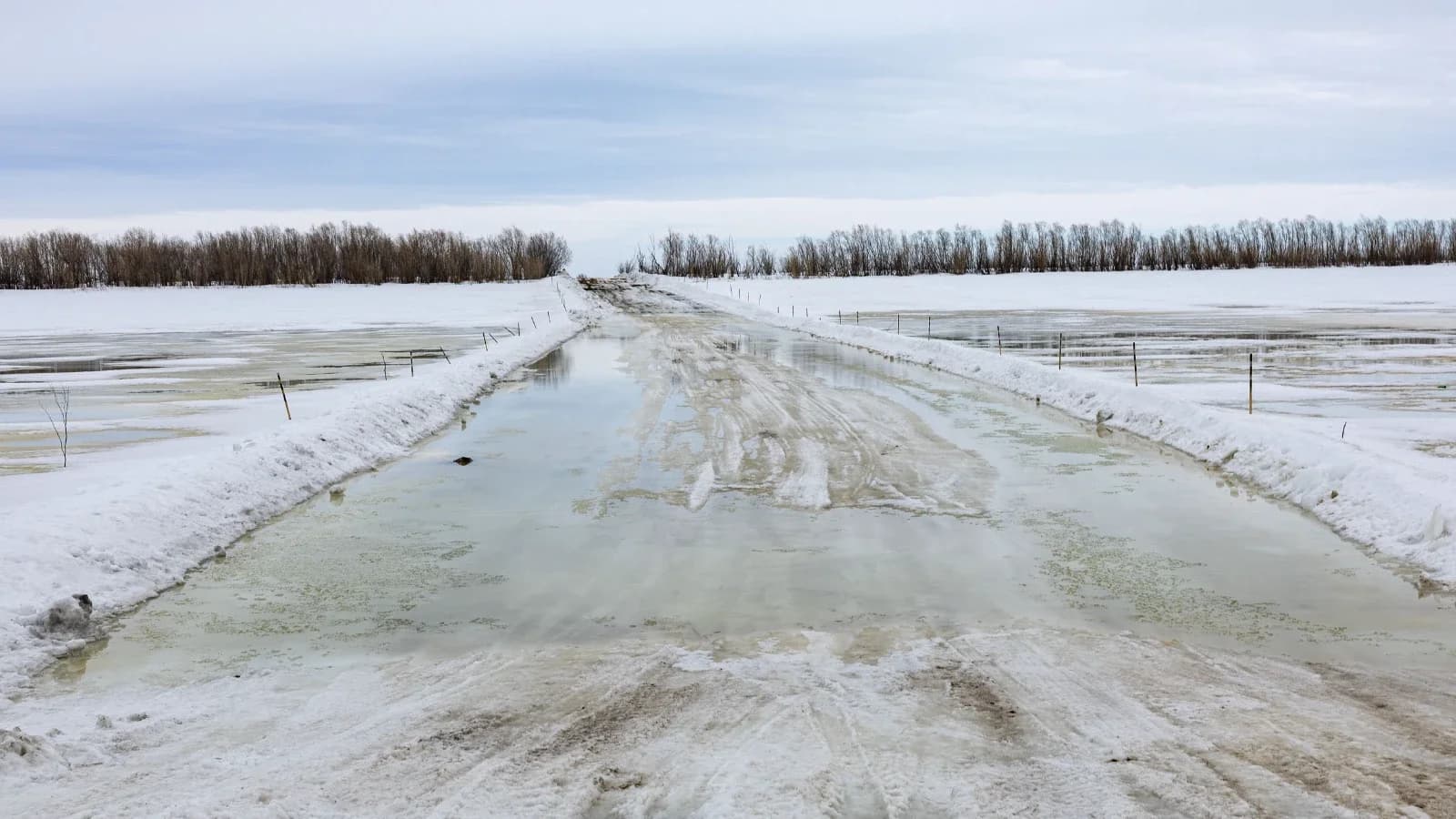 В Приуралье закрывают два зимника