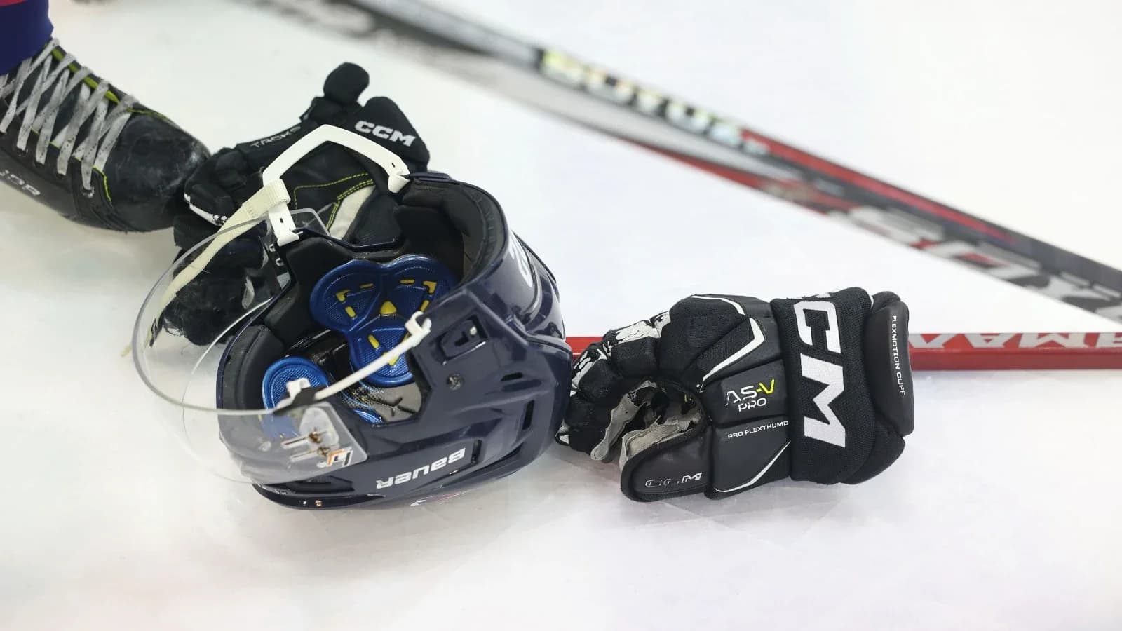 Хоккеисты из Приуралья победили на региональном турнире памяти Евгения Мишакова