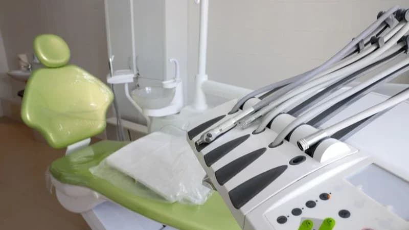 В Лабытнанги сегодня ночью будут лечить зубы и делать ЭКГ