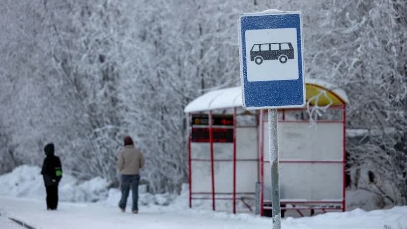 Рейд по остановкам: порядок на Обской и чистота в Харсаиме