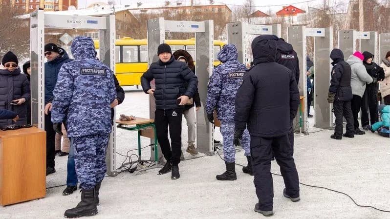 Дмитрий Артюхов обсудил с силовиками подготовку к празднованию Дня Победы