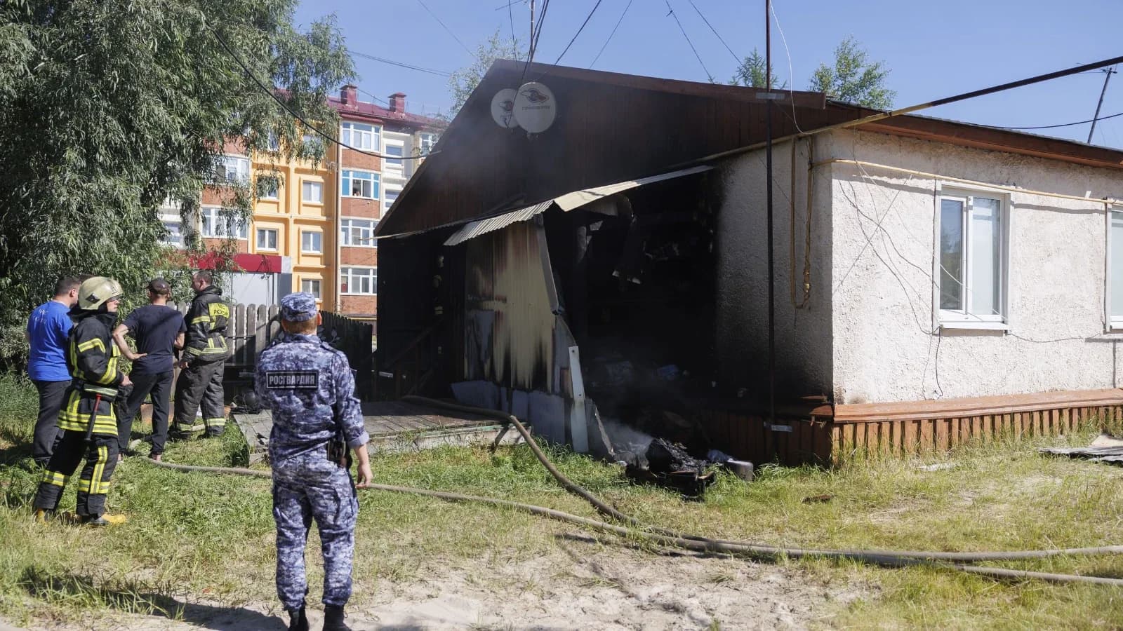 В Лабытнанги оперативно ликвидировали возгорание в частном секторе