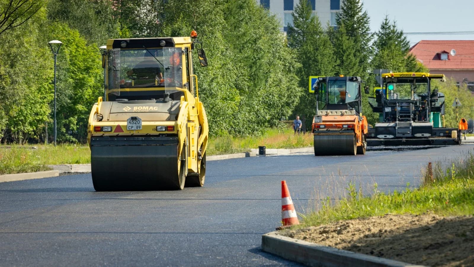 В Приуралье продолжают приводить в порядок дорожную сеть