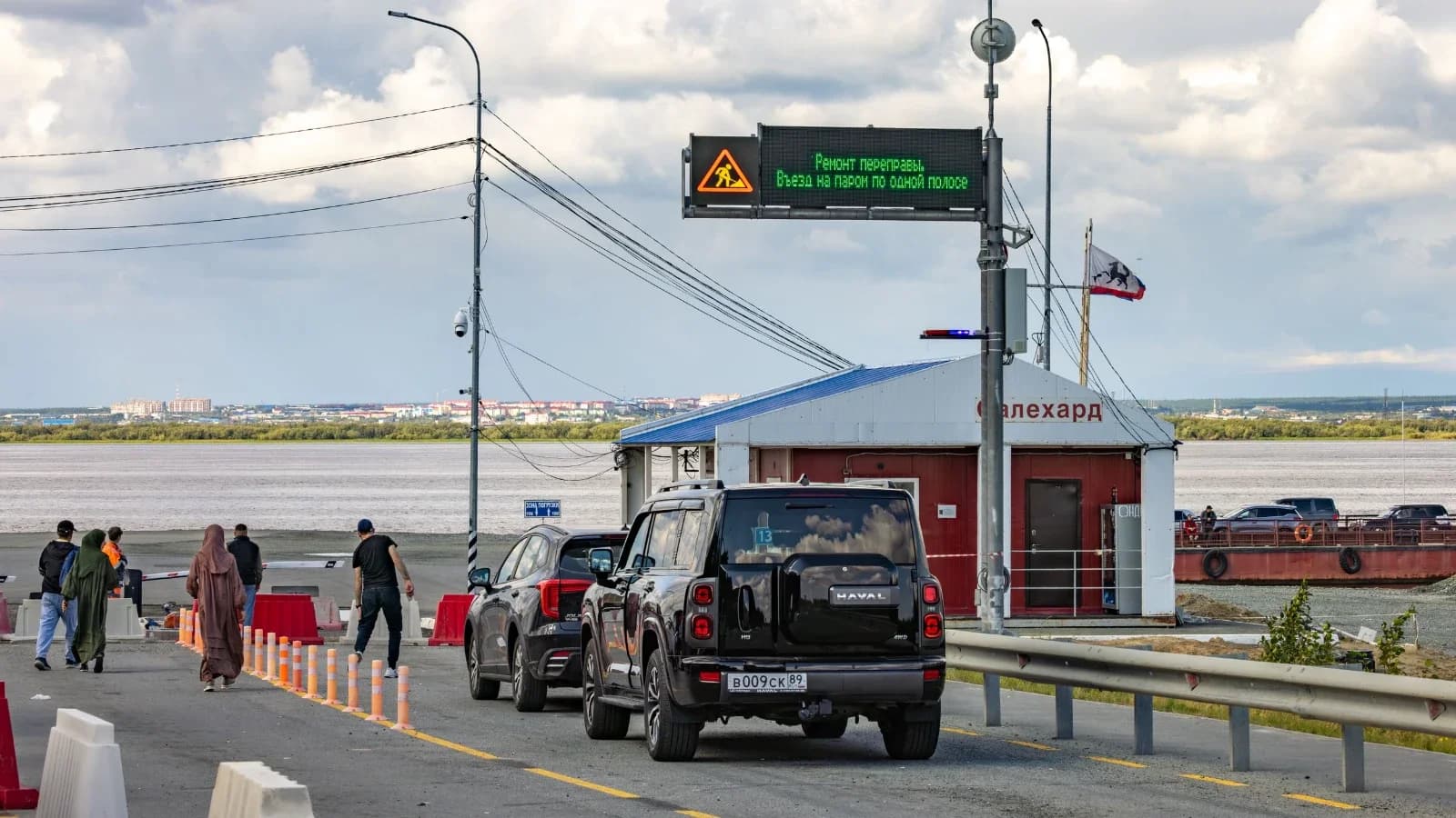 Паромы через Обь могут остановить 26 и 27 августа