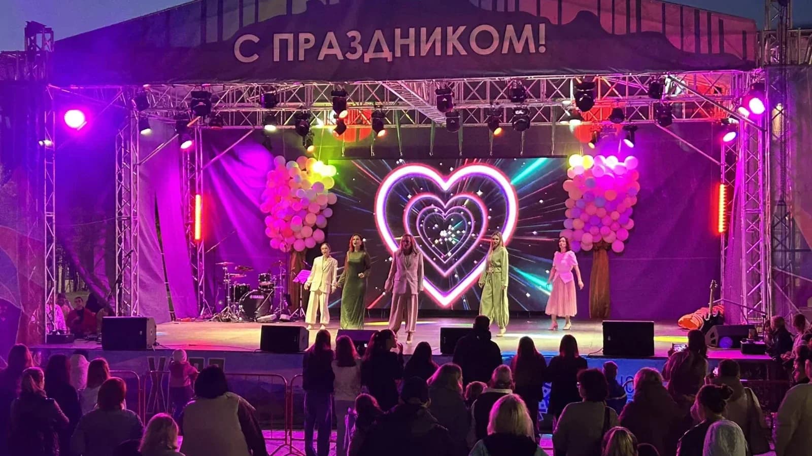 Свои –– лучшие: харповчане оценили выступление местных коллективов в День поселка