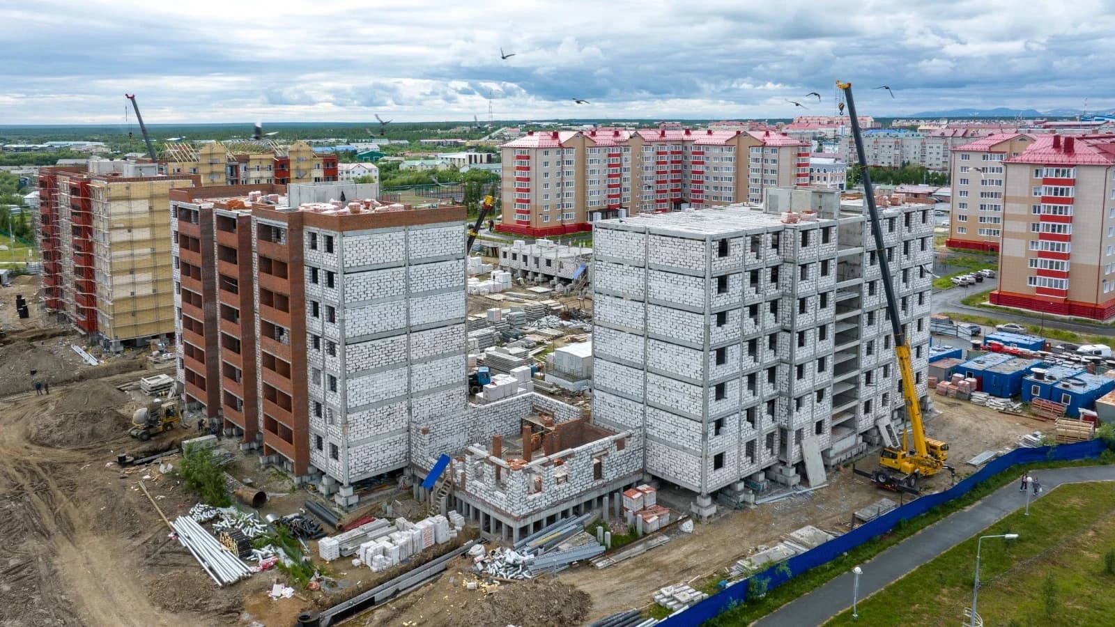 В Приуралье ударными темпами расселяют аварийки