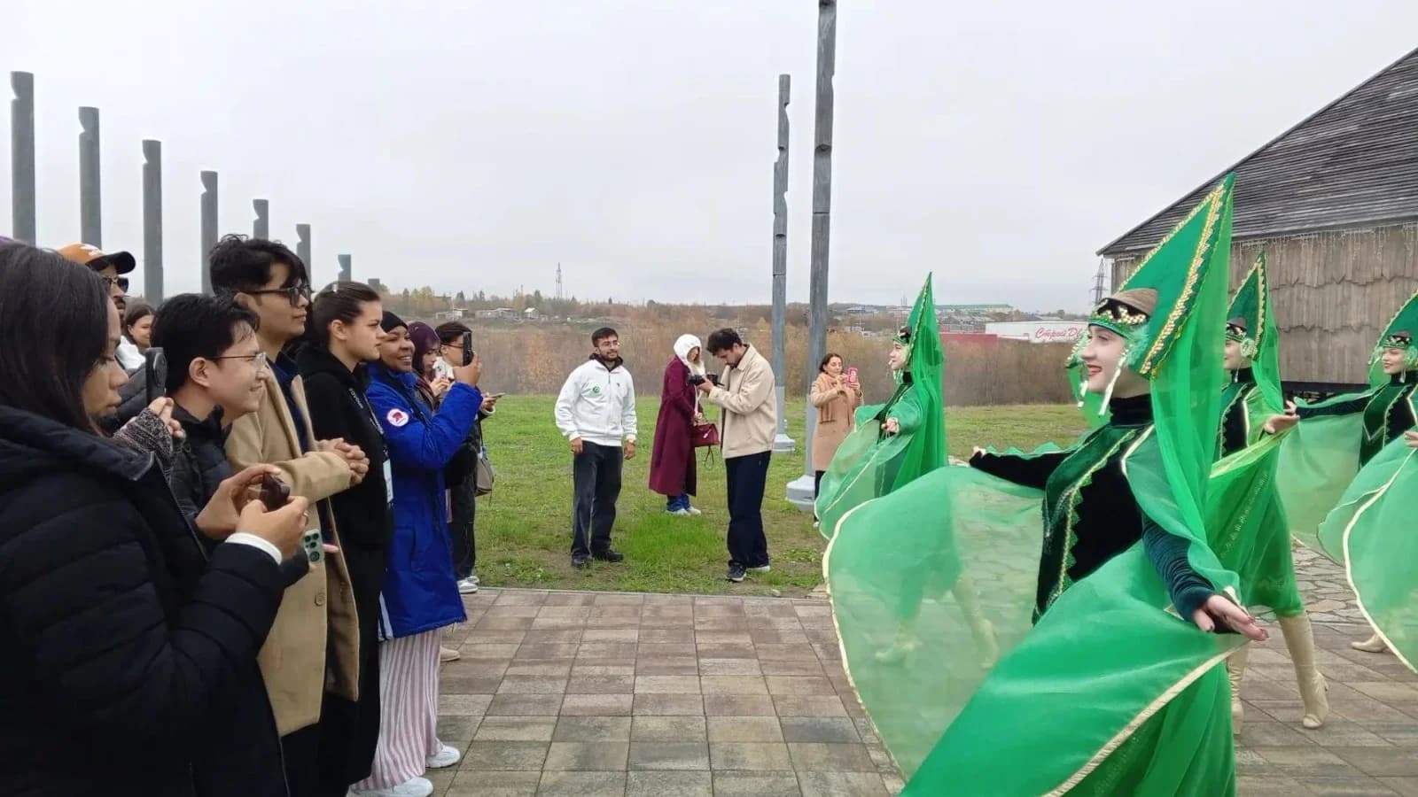 Для дружбы нет границ: Лабытнанги встретил молодежь из разных стран мира